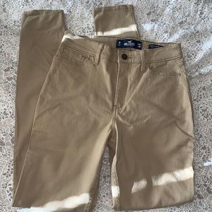 Hollister Curvy High-Rise Khaki Super Skinny Pants